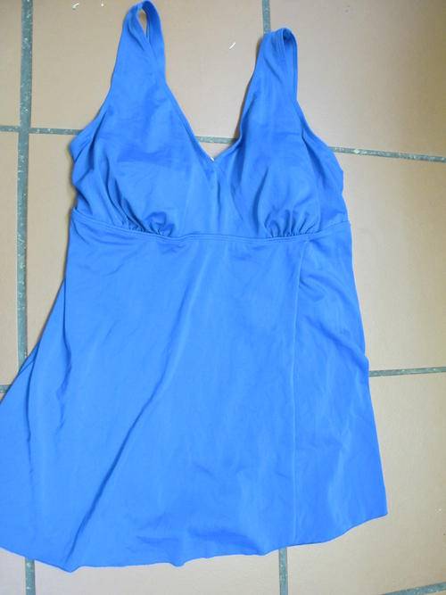 Ladies Blue  Plus size 40 swim costume with skirt style-USA retail $65