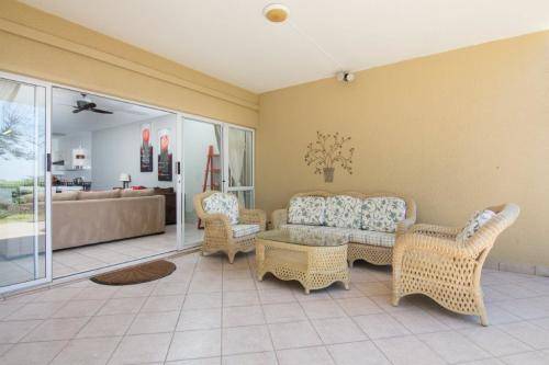 SEAVIEW FLAT SHARING IN BALLITO PEAK SEASON FOR NOV 2018 TILL 20TH DEC 2018 AVAILABLE