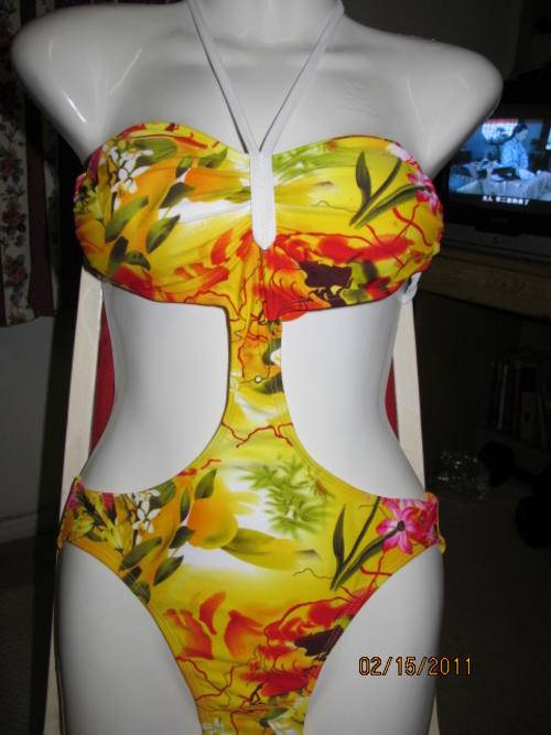 ladies swim costume   fit for    32---34  special styling