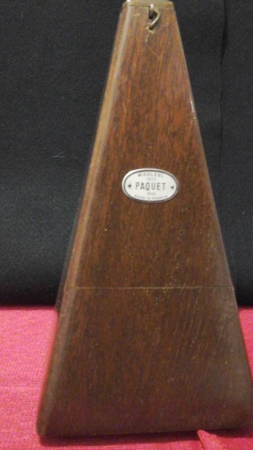 FANTASTIC VINTAGE MAELZEL PAQUET METRONOME. MADE IN FRANCE. AWESOME PIECE!