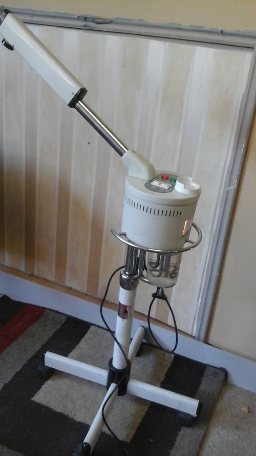 A MARICA 1000B BEAUTY THERAPISTS VAPOURIZER FACIAL STEAMER & OZONE MACHINE