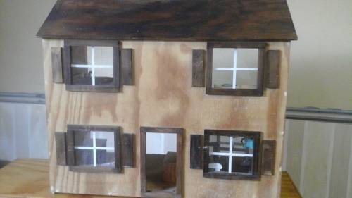 ABSOLUTELY AMAZING VINTAGE WOODEN DOLL HOUSE. AWESOME & COLLECTIBLE!