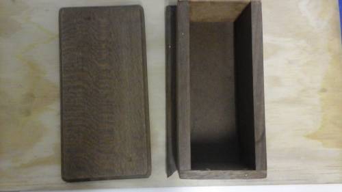 SIMPLY MAGNIFICENT VINTAGE WOODEN TRINKET BOX. ABSOLUTELY LOVELY PIECE!