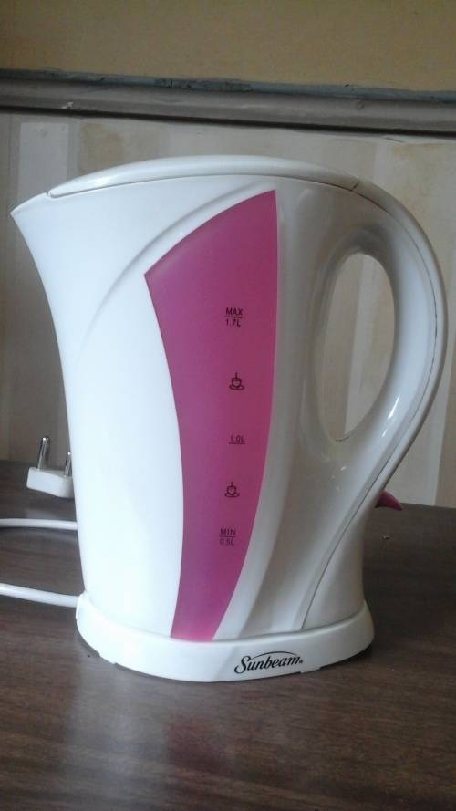 TERRIFIC SUNBEAM DELUXE CORDLESS KETTLE 1.7 LITRE. MODEL SCK-200P. FANTASTIC PIECE!
