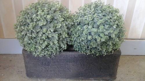 MAGNIFICENT A DARK COLOURED POSSIBLY CONCRETE OR CLAY FLOWER POT. PERFECT EVEN FOR A BALCONY