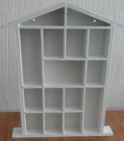 TERRIFIC HOUSE SHAPED WHITE PRINTERS TRAY. PERFECT TO HOUSE ANY COLLECTION!