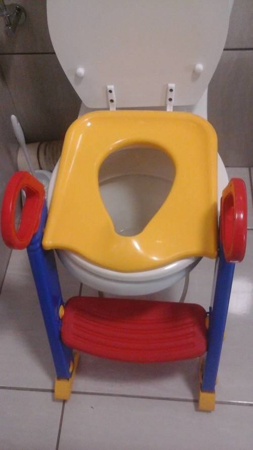 FANTASTIC AND VERY USEFUL K&D KIDDIES TOILET TRAINER.TERRIFIC AND FUNCTIONAL PIECE!
