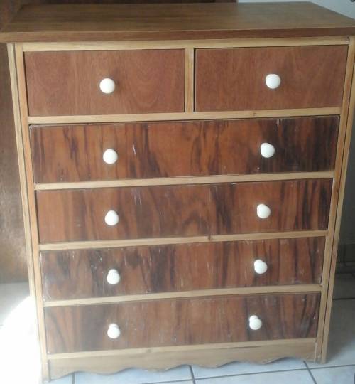 ABSOLUTELY MAGNIFICENT VINTAGE CHEST OF DRAWERS. 6 DRAWERS. FABULOUS & FUNCTIONAL!