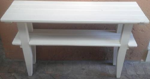 A HANDY RUSTIC TWO TIER WOODEN SHELF. PERFECT FOR A BATHROOM OR EVEN A PATIO. LOVELY PRACTICAL PIECE