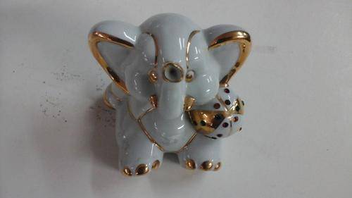 Stunning swarovski elephant