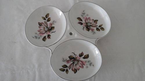 STUNNING MIDWINTER ENGLAND STAFFORDSHIRE, THREE COMPARTMENT, SNACK DISH. ABSOLUTELY BEAUTIFUL!
