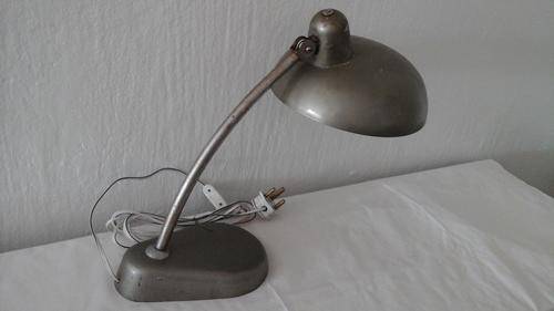 FANTASTIC VINTAGE DESK LAMP. MADE OF STEEL. WORKING!