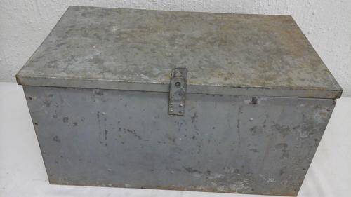 MAGNIFICENT VINTAGE GALVANISED THREE DIVISION STORAGE BOX