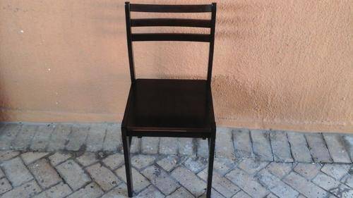 6 STURDY DARK STAINED/VARNISHED WOODEN KITCHEN/DINING ROOM CHAIRS. PERFECT CONDITION