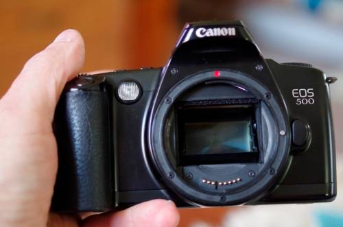 3 x 35mm slr film bodies, canon EOS 500N canon EOS 500 Pentax SF 10. 1 bid for all