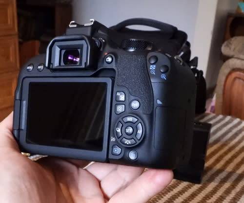 Canon 800D with 18-55 STM lens and bag etc, photos show exact item on sale.