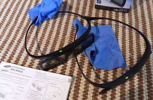 samsung 3D glasses, photos show exact items on sale, 2 for sale, 1 bid for both.