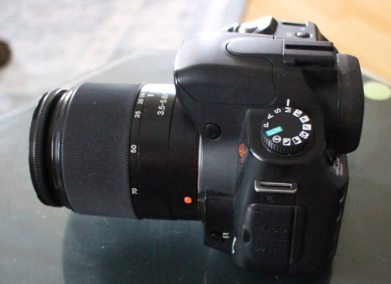 Sony A200, please read the description, not working properly, please read description.