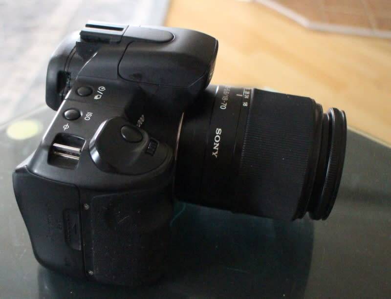 Sony A200, please read the description, not working properly, please read description.