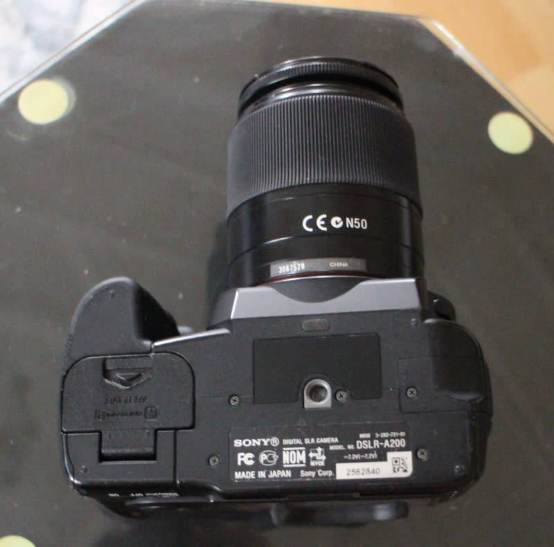Sony A200, please read the description, not working properly, please read description.
