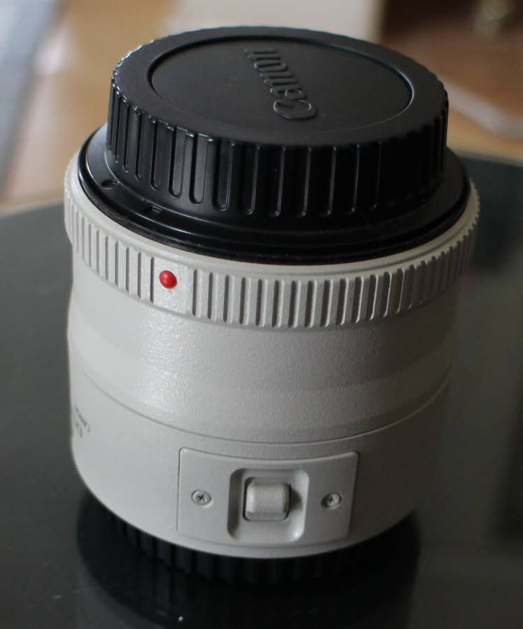 Canon 2X extender mark ii photos show exact item on sale, top condition