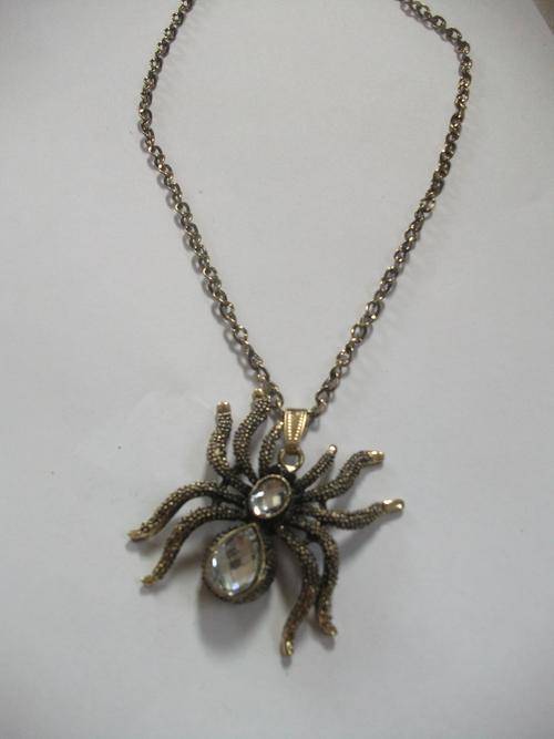 STUNNING NECKLACE