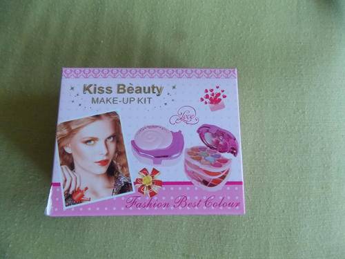 KISS BEAUTY MAKE-UP KIT