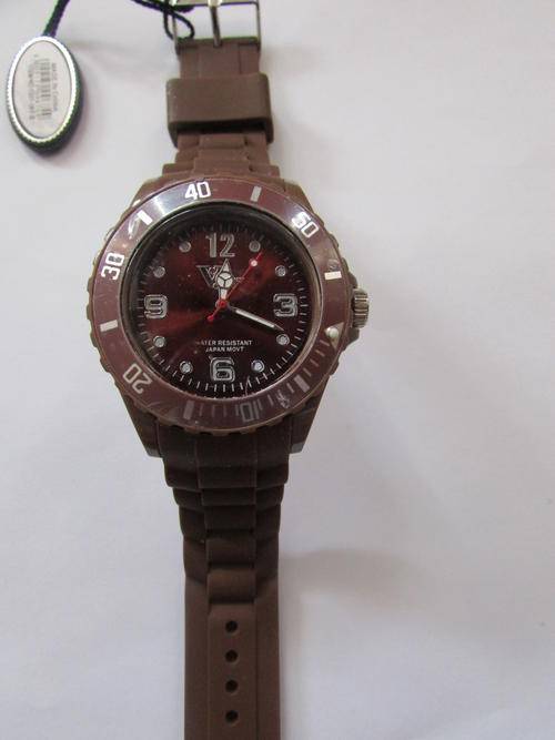 NEW STUNNING HIS OR HERS SILICONE SPORT WATCHES