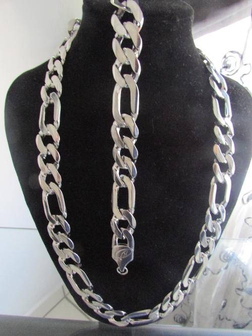 INTERNATIONAL IMPORT SILVER ELECTROPLATED BRACELET AND NECKLACE 16MM WIDE