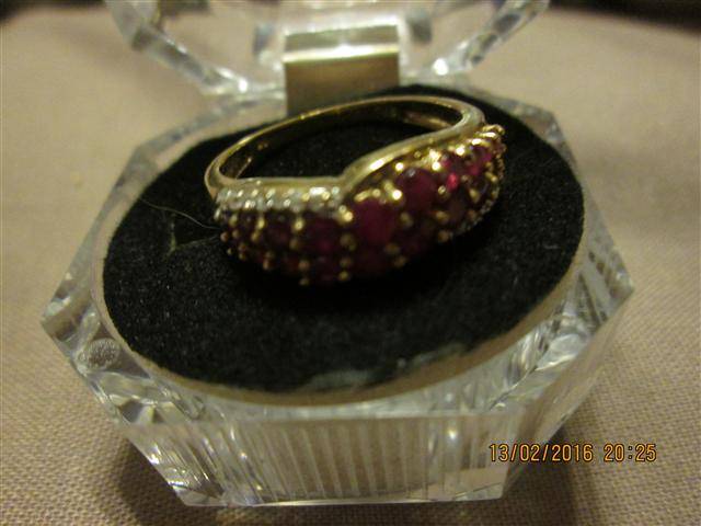 Amazing Ruby and diamond ring set in 9kt