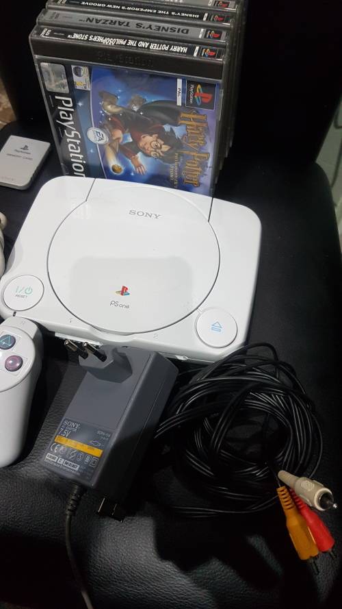 SONY PS ONE INCLUDING 6 GAMES...WORKING ORDER