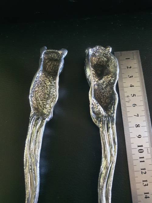 STUNNING PEWTER EMBOSSED LION AND LIONESS SALAD SERVER