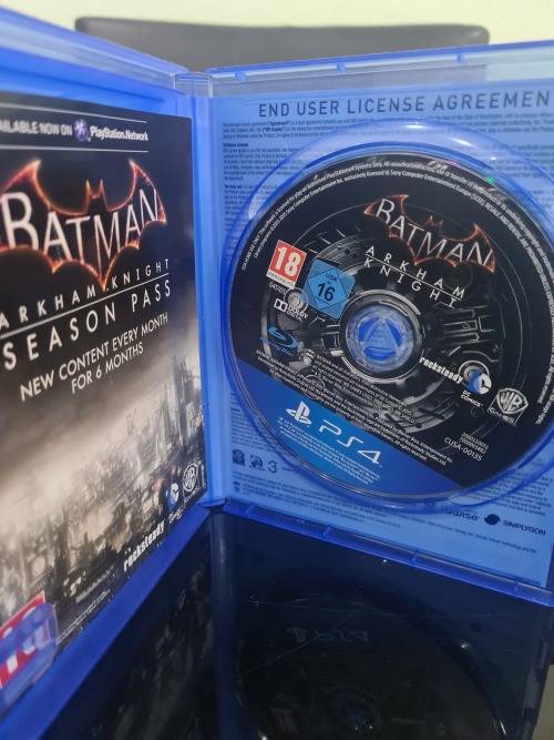 PS4 BATMAN ARKHAM KNIGHT