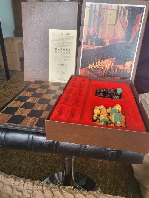 1970 STAUNTON DESIGN FRENCH WOODEN CHESS SET (COMPLETE SET) (COMES WITH MANUAL)