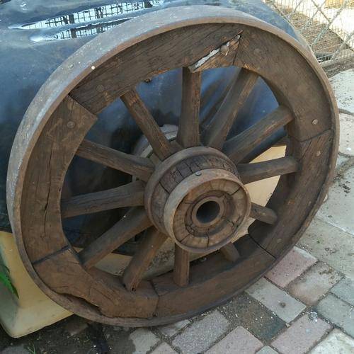VINTAGE WAGON WHEEL[COLLECTION ONLY]