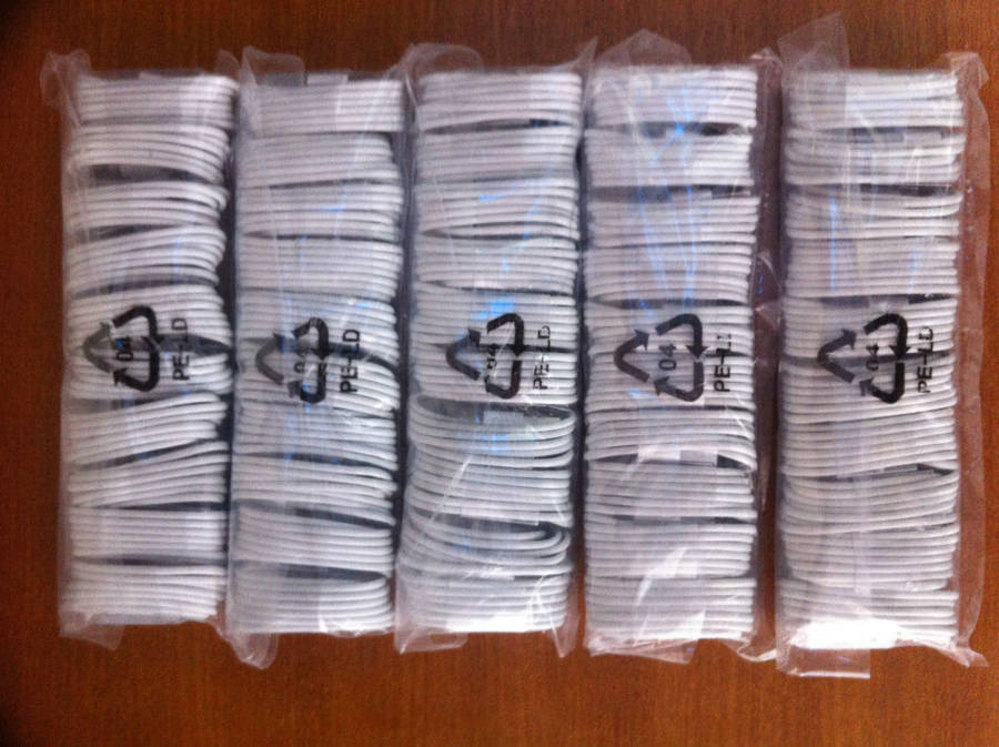 USB Charging & Data Sync Cable for iPhone 5/SE/6/7/iPad/iPod. Shipping R22.73