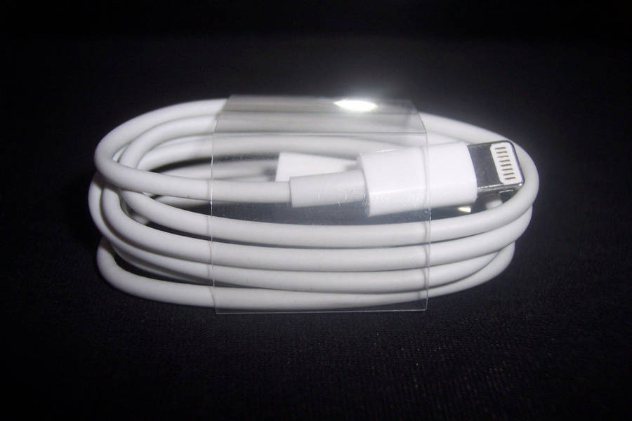 USB Charging & Data Sync Cable for iPhone 5/SE/6/7/iPad/iPod. Shipping R22.73