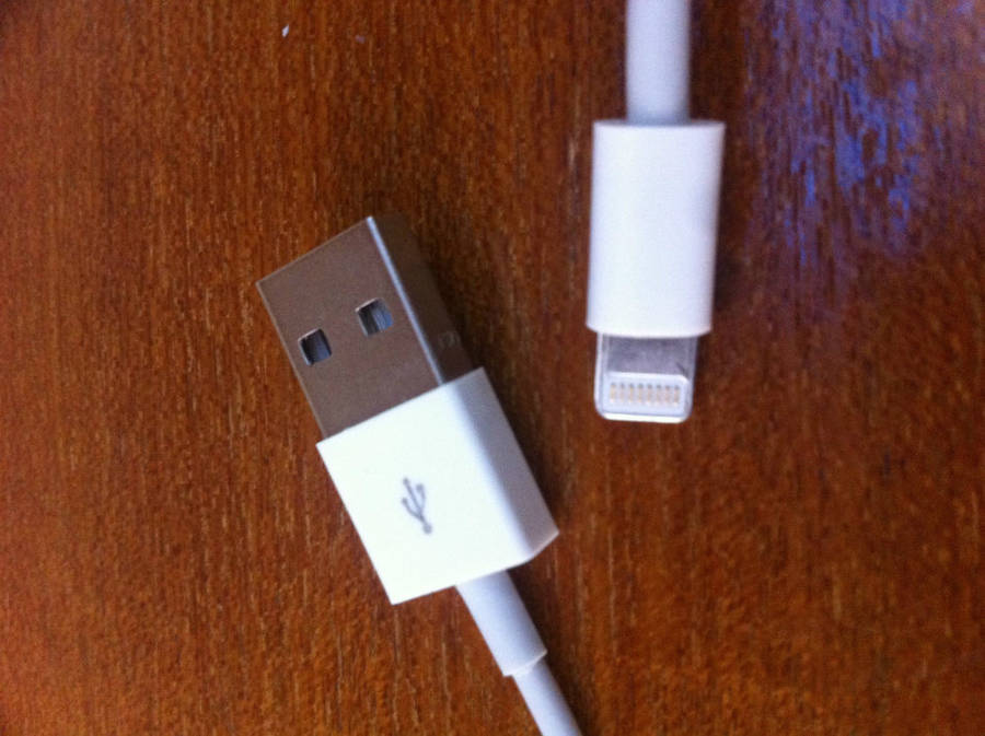 USB Charging & Data Sync Cable for iPhone 5/SE/6/7/iPad/iPod. Shipping R22.73