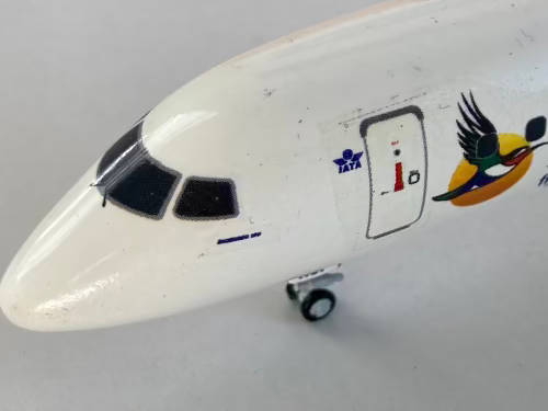 Airlink Embraer ERJ-190 aircraft model 1:200 scale