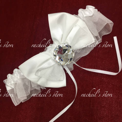 Beautiful wedding garter thigh garter lace garter