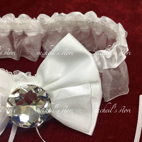 Beautiful wedding garter thigh garter lace garter