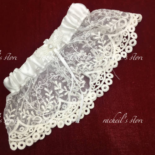 Beautiful wedding garter thigh garter