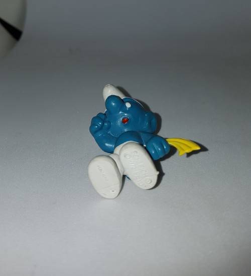 Smurfs 20018 Crying Smurf Hanky Vintage Figure PVC Toy Figurine Schleich Peyo