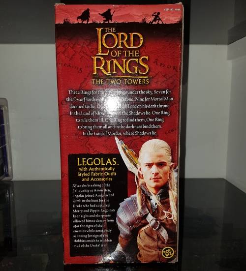 The Lord of the Rings The Two Towers Legolas Deluxe Action Figure