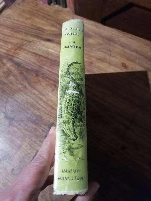 HUNTER`S TRACKS - JA Hunter