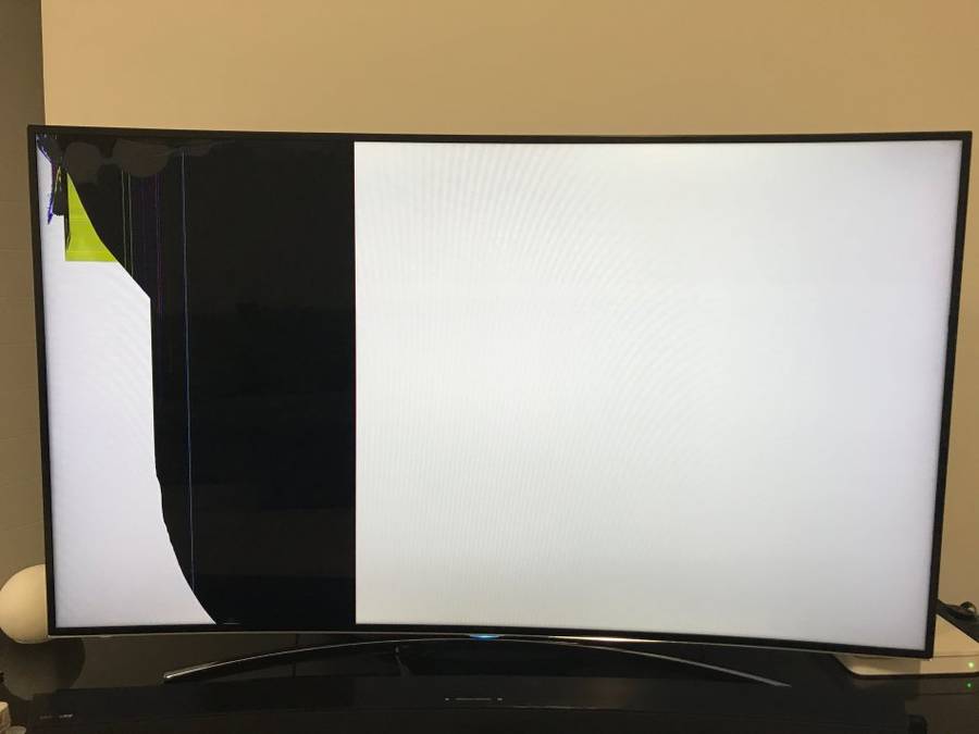 BROKEN 55" curved 3D LED FHD TV for sale (for parts/other)