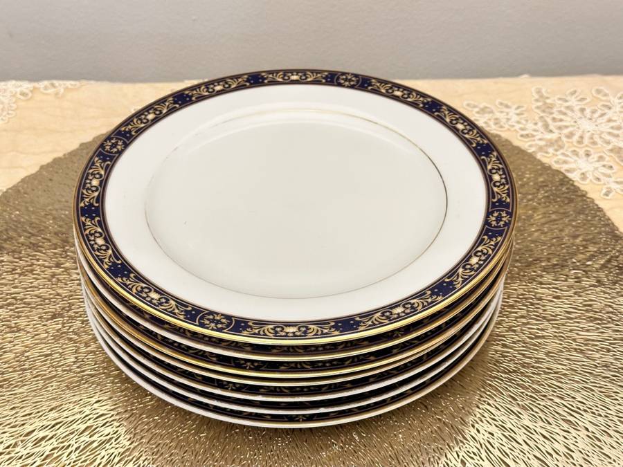 EXQUISITE VINTAGE ROYAL AVON PLATES (21cm) Impero Blue & Gold - Set of 7