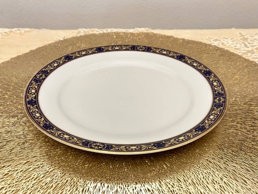 EXQUISITE VINTAGE ROYAL AVON PLATES (21cm) Impero Blue & Gold - Set of 7