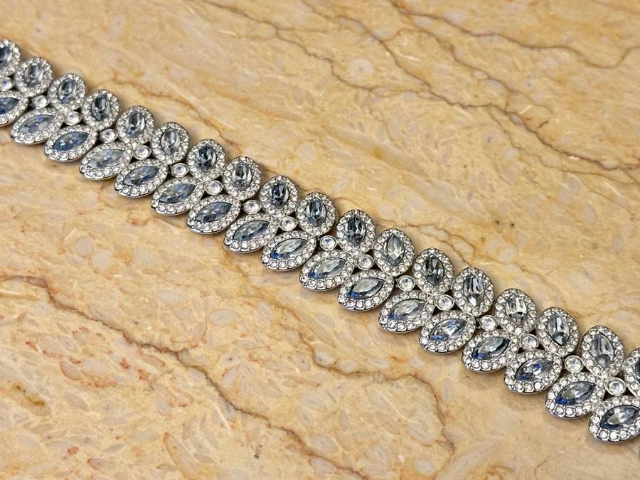 MAGNIFICENTLY BEAUTIFUL SWAROVSKI STATEMENT BRACELET