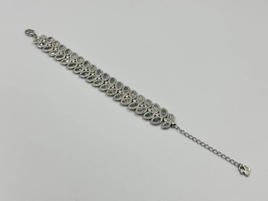 MAGNIFICENTLY BEAUTIFUL SWAROVSKI STATEMENT BRACELET